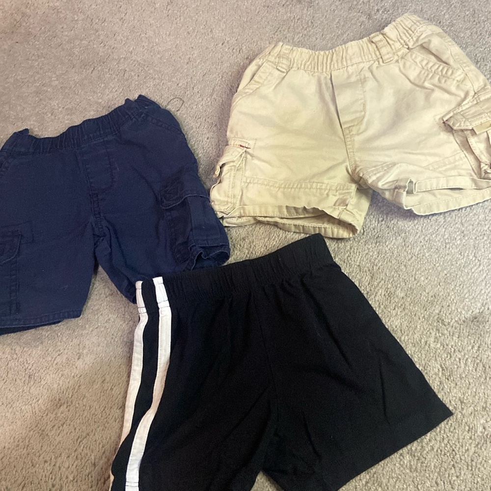 Children’s Place Bundle of 3 Pairs of Infant Boys Shorts Size 18-24 Months